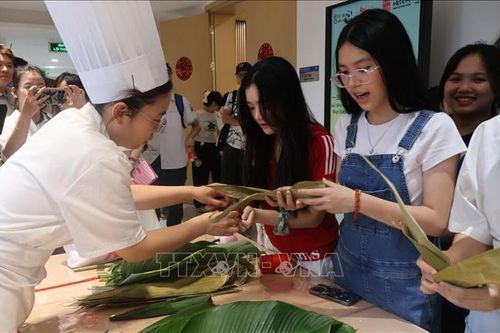 Sắc Đoan Ngọ nồng đượm - Hương Quảng Tây tỏa ngát