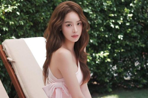 Ngẩn ngơ với visual đẹp phát sáng của Thanh Thủy