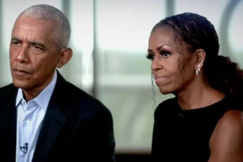 Michelle Obama gây ấn tượng với váy đen lệch vai sang trọng