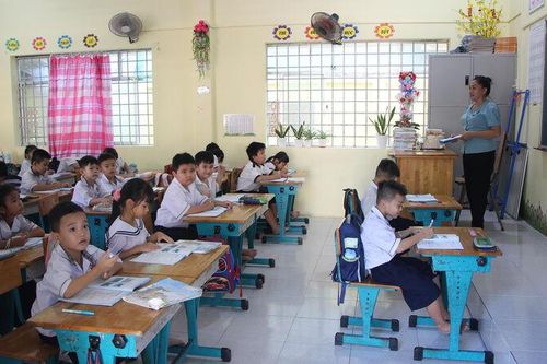 Giữ con chữ giữa trùng khơi