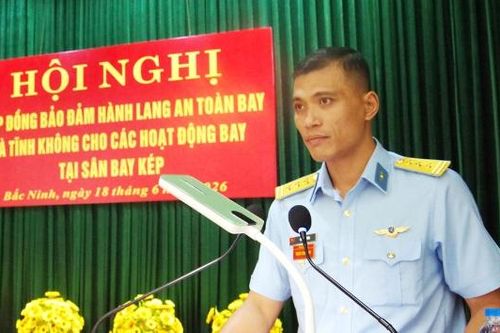 Bắc Ninh: Trung đoàn 927 hiệp đồng bảo đảm an toàn bay khu vực sân bay Kép