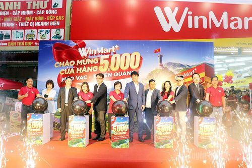 Tặng 5.000 suất quà cho bà con và Khai trương cửa hàng WinMart+ tại xã Mèo Vạc