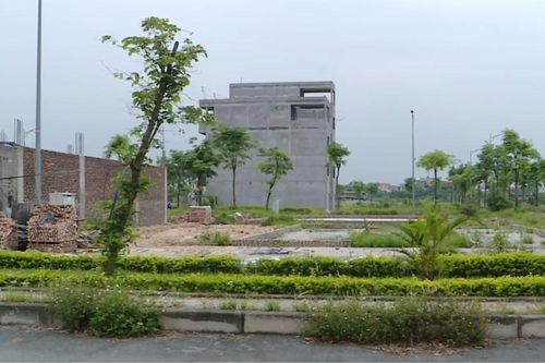 Chung cư điều chỉnh giá, đất nền thanh khoản suy giảm