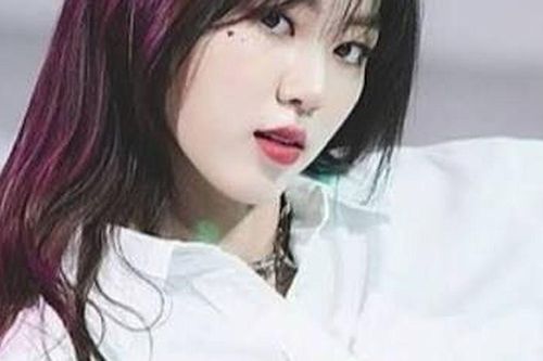 Nữ idol đình đám tuyên bố giải nghệ ở tuổi 26: 'Tôi muốn sống như một người bình thường'