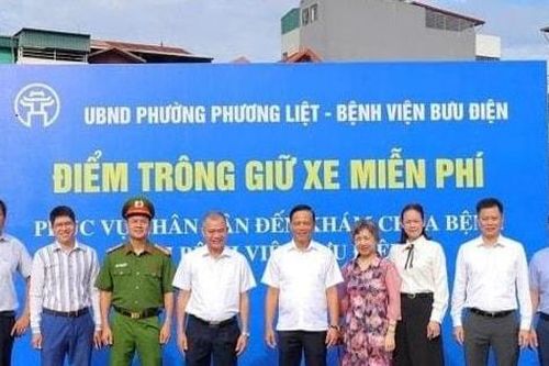 Phường Phương Liệt bố trí điểm trông giữ ô tô miễn phí phục vụ người dân khám bệnh