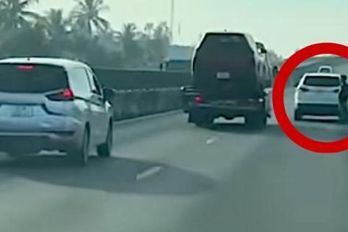 Xe gặp sự cố trên cao tốc, tài xế đối mặt mức phạt tới 14 triệu vì quên làm việc này