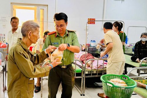 Công an phường Điện Bàn lan tỏa yêu thương