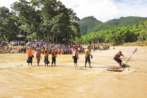 Nghịch lý toàn cầu và bài toán sống còn của báo chí