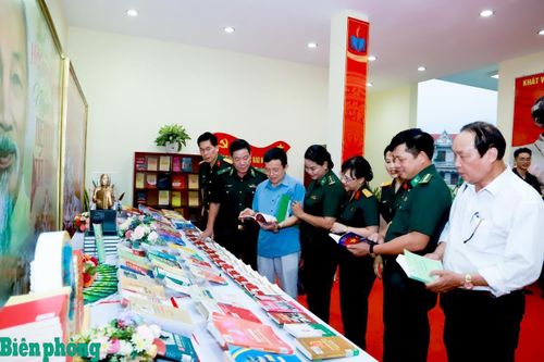 Phát huy giá trị lịch sử quân sự trong thực hiện nhiệm vụ quản lý, bảo vệ biên giới, biển, đảo