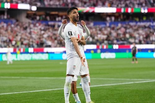 Tuyển Iran 'cầu cứu' FIFA