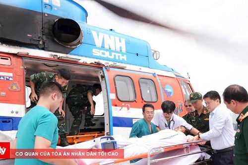 Đưa nhân viên y tế nguy kịch về đất liền