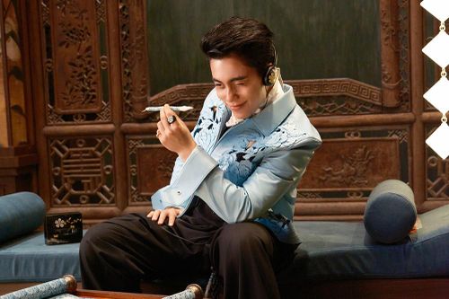MONO hóa công tử văn thơ, Binz nhìn lại lỗi lầm