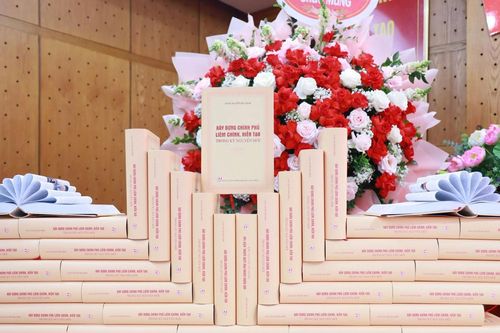 Ra mắt sách của nguyên Phó Thủ tướng thường trực Nguyễn Hòa Bình