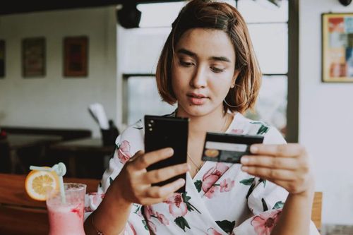 Giới trẻ đang rời xa xu hướng 'mua sắm bốc đồng'