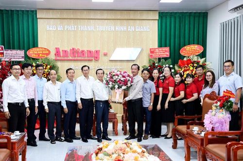 Doanh nghiệp chúc mừng Báo và Phát thanh - Truyền hình An Giang nhân kỷ niệm Ngày Báo chí cách mạng Việt Nam