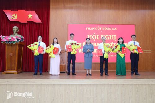 Ban Thường vụ Thành ủy và UBND thành phố Đồng Nai triển khai các quyết định về công tác cán bộ