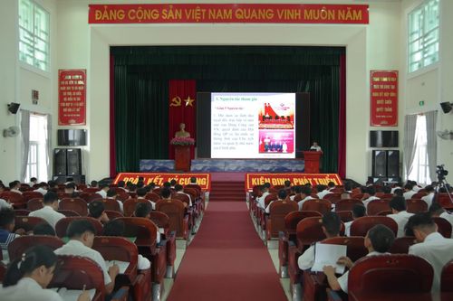 Lữ đoàn 954 Hải quân phối hợp phổ biến, giáo dục pháp luật cho cán bộ, chiến sĩ