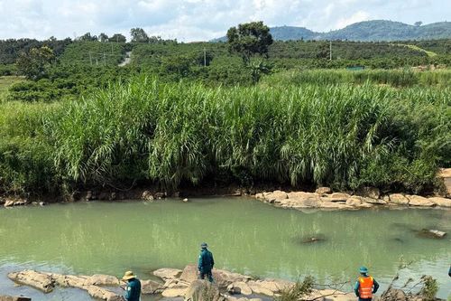 Huy động lực lượng tìm kiếm 3 người mất tích khi tắm sông ở Lâm Đồng