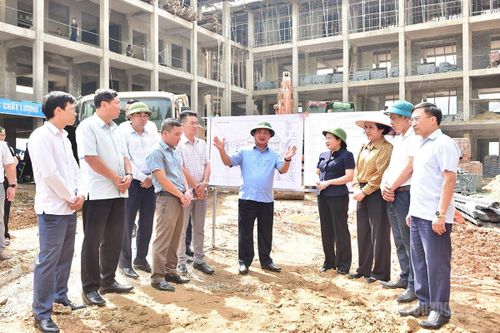 Đồng chí Bí thư Tỉnh ủy Hầu A Lềnh kiểm tra các dự án tại xã Pà Vầy Sủ và Xín Mần