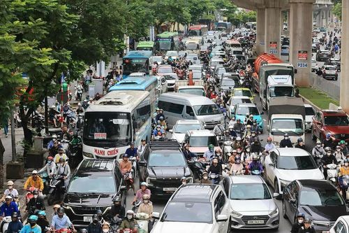 Hà Nội tăng tốc gỡ điểm nghẽn giao thông, nghiên cứu thu phí vào nội đô