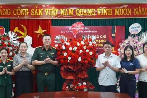 Các cơ quan, đơn vị, địa phương chúc mừng Báo và Phát thanh, Truyền hình Cao Bằng nhân Ngày Báo chí Cách mạng Việt Nam 21/6