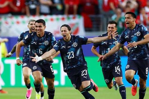 Chỉ với 10 người, Paraguay vẫn khiến Thổ Nhĩ Kỳ không có điểm