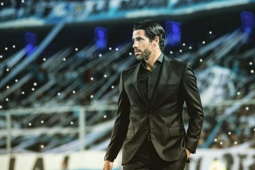Cựu sao Real Madrid nhập viện khẩn cấp