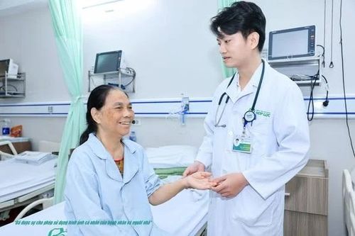 Khó thở sau lọc máu không giảm, cụ bà 75 tuổi phát hiện suy tim