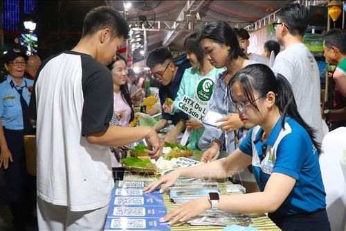 Đề xuất nhiều giải pháp thúc đẩy phát triển du lịch sông nước, miệt vườn