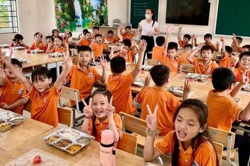 Hà Nội dự kiến nâng mức hỗ trợ bữa ăn bán trú cho học sinh tiểu học
