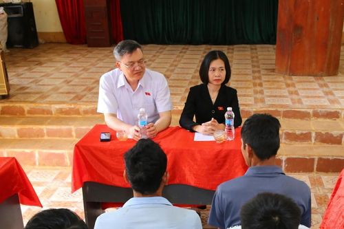 Đoàn ĐBQH tỉnh Sơn La khảo sát việc thực hiện chính sách đất đai đối với đồng bào dân tộc thiểu số