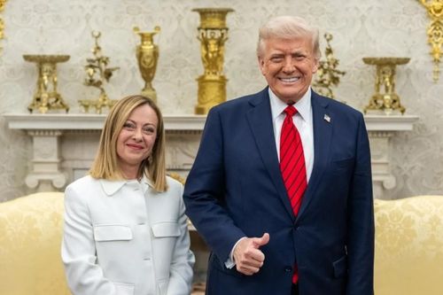 Ông Trump và nữ Thủ tướng Italy 'khẩu chiến' trên mạng xã hội