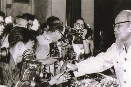 Nhiệm vụ của báo chí là phục vụ Nhân dân, phục vụ cách mạng