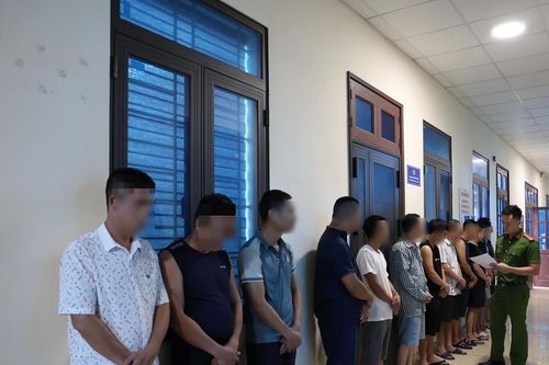 Triệt phá sới bạc, bắt giữ 13 đối tượng ở Ninh Bình