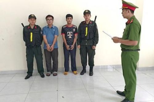 Khởi tố 2 đối tượng trong đường dây sản xuất lượng lớn giày dép giả nhãn hiệu Crocs tại TPHCM