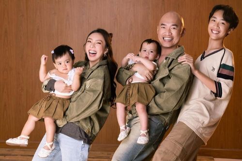 Thu Trang, Tiến Luật bên cặp song sinh