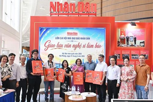 [Ảnh] Gặp gỡ, tri ân các cộng tác viên và văn nghệ sĩ thành phố Hải Phòng