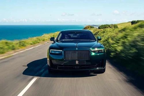 [GALLERY] Rolls-Royce trình làng Ghost Black Badge Tourist Trophy độc bản