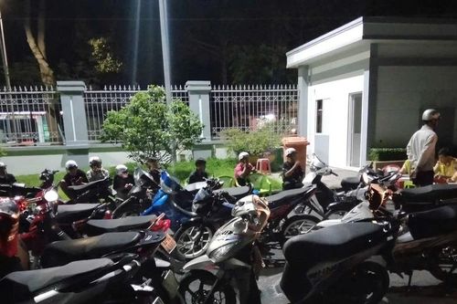 Xử lý hàng chục đối tượng chạy xe máy rú ga, nẹt pô