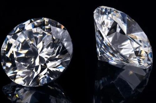 Câu hỏi xung quanh thị trường kim cương thế giới và Việt Nam - Bài 7: Người mua và cuộc chiến đơn độc