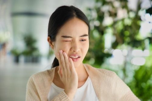 Cứ ăn uống là sưng đau góc hàm, người phụ nữ Hà Nội đi khám phát hiện bất ngờ