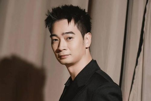 'Phù thủy âm nhạc' SlimV: 'Nếu tôi chỉ chăm chăm đưa ra cái tôi của mình thì tất cả sẽ thành một màu mất!'