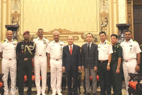 Lãnh đạo TPHCM tiếp Tư lệnh Hạm đội Miền Đông Hải quân Ấn Độ