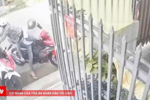 Người phụ nữ bị cướp giật dây chuyền, té cả người lẫn xe