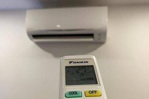Chuyên gia: Nhiều người vẫn nghĩ 'có tiền thì có quyền lãng phí điện'