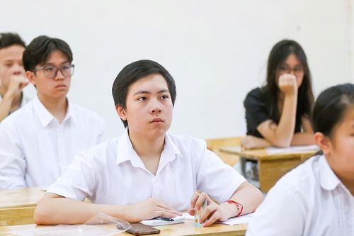 16 thủ khoa thi lớp 10 chuyên của Hà Nội năm 2026
