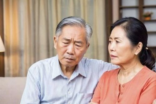 Ly hôn tuổi trung niên: Ai là người chịu thiệt?