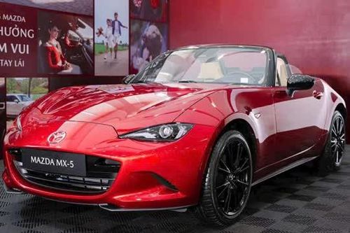 Mazda giới thiệu xe mui trần tại Việt Nam, giá khởi điểm hơn 1,3 tỷ đồng