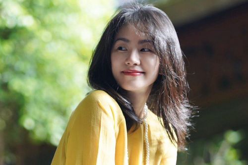 Lương Bích Hữu khoe visual 'hack tuổi' ở Ninh Bình