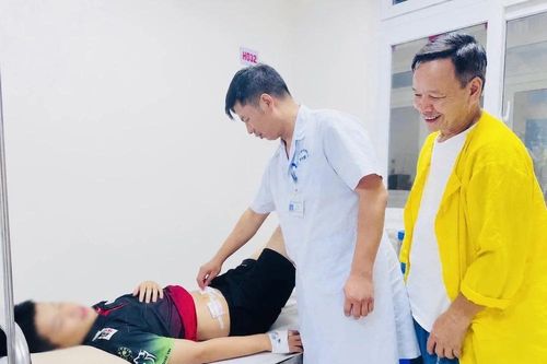 Phẫu thuật cấp cứu thành công hai trường hợp viêm phúc mạc do xương lợn đâm thủng ruột